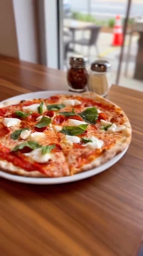 You had us at “pizza” 

Every Monday, Pizzeria Omaggio offers 25% off all take-out orders placed after 4pm!