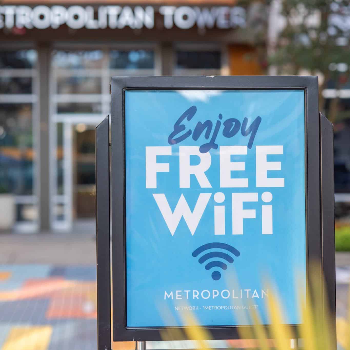 It's officially the perfect weather to work outside on our patio ️ Did you know we have free WiFi so you can work, meet or scroll with ease?